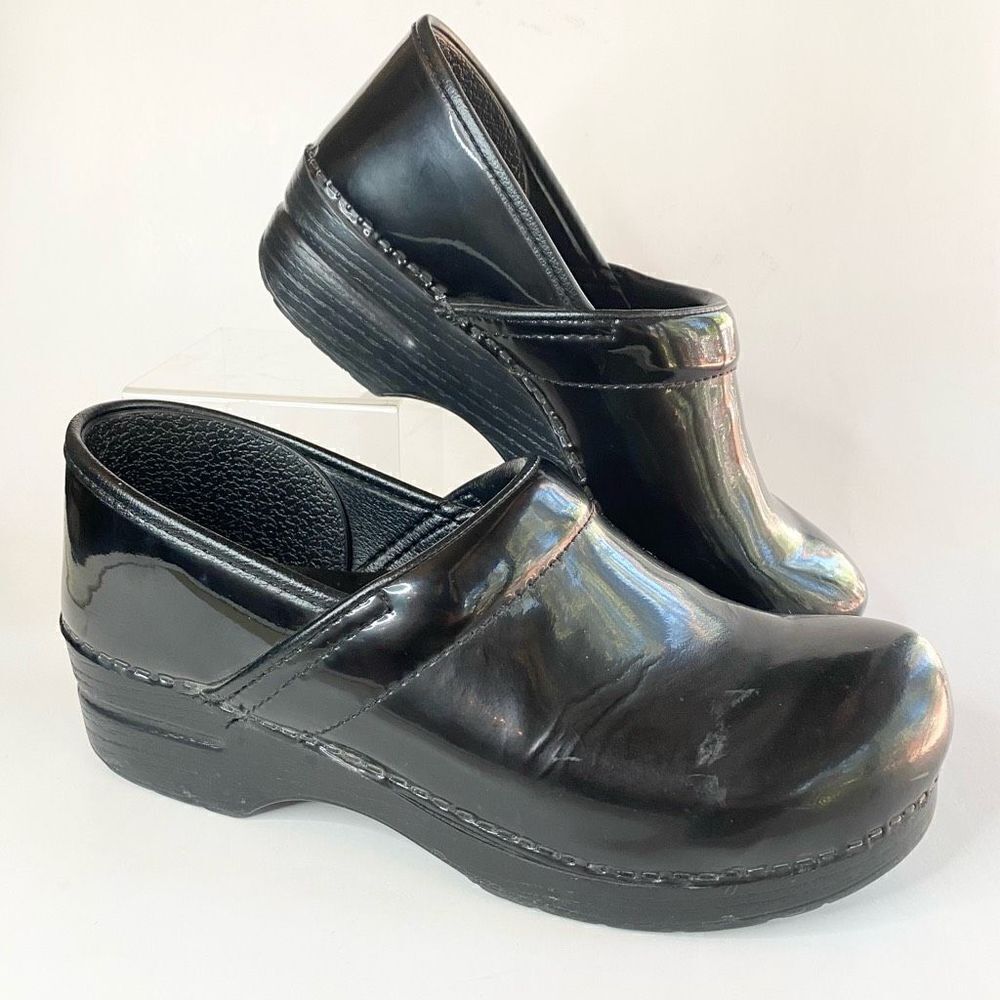 Dansko Black Patent Leather Clogs Slip On Classic Womens Size 40 9.5